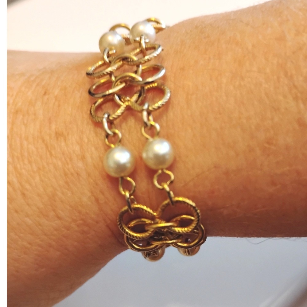 Vintage 60s Goldette NY Coquette Faux Pearl Victorianrivival Old Money Bracelet